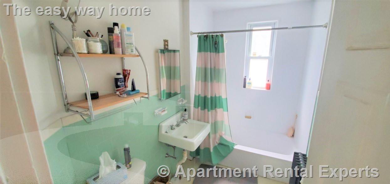 76 Conwell Ave, Tufts