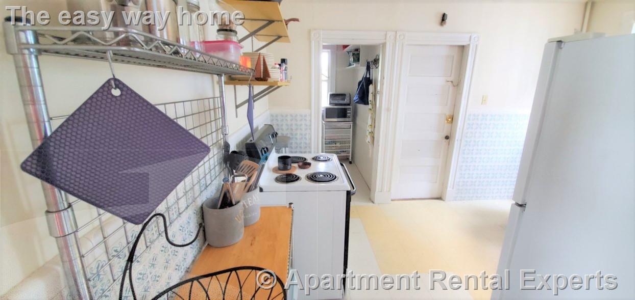 76 Conwell Ave, Tufts