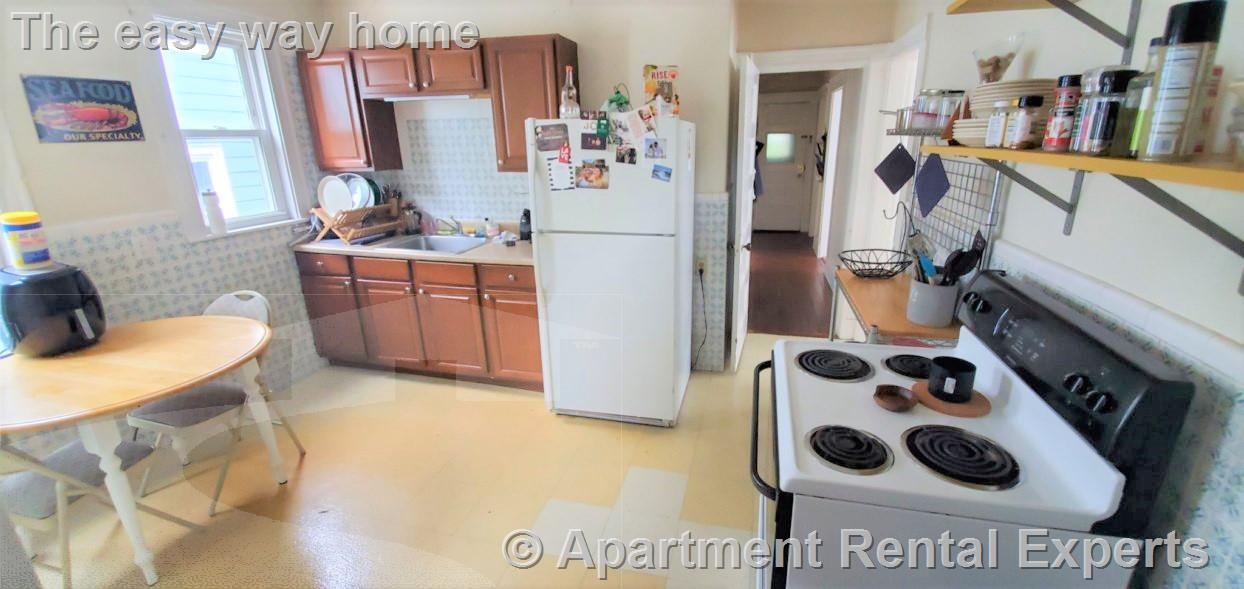 76 Conwell Ave, Tufts