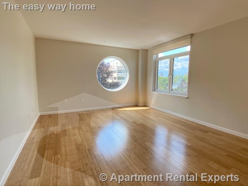 1008 Massachusetts Ave, Harvard Square