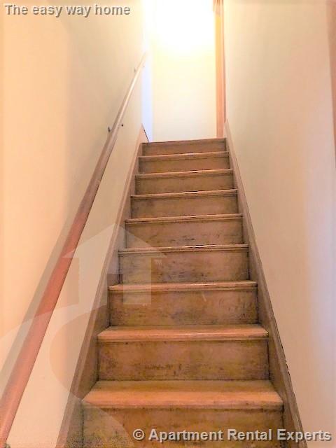 54 Hamilton St, Tufts