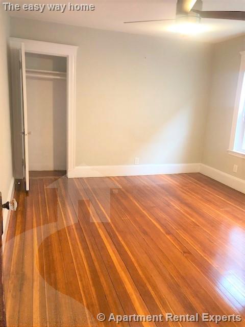 54 Hamilton St, Tufts