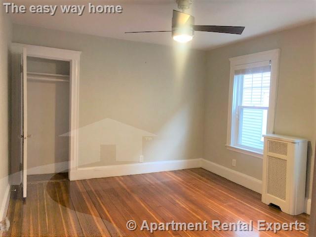 54 Hamilton St, Tufts