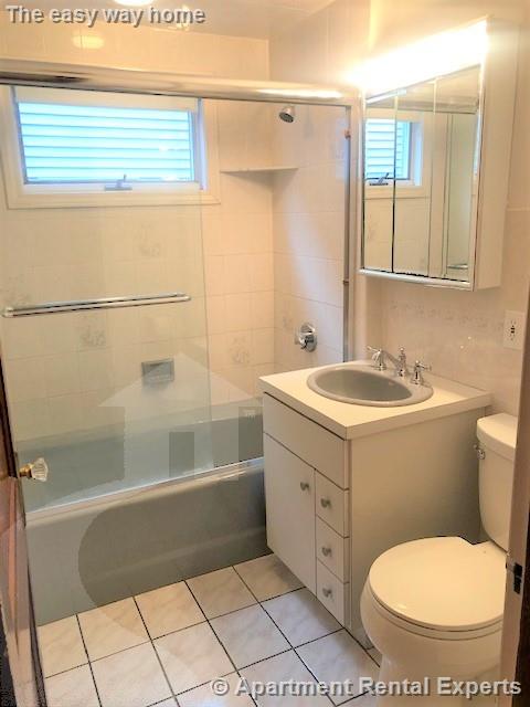 54 Hamilton St, Tufts