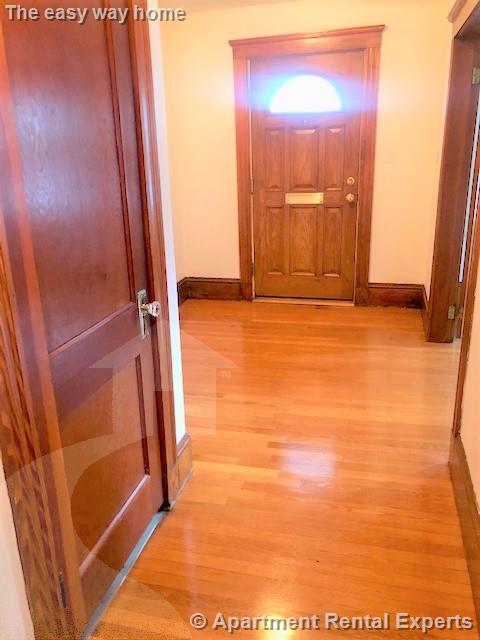 54 Hamilton St, Tufts