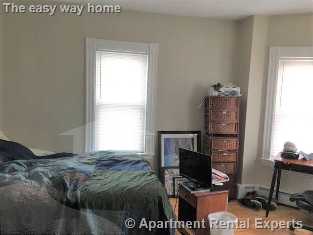 515 Medford St, Magoun Square