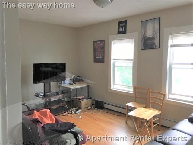 515 Medford St, Magoun Square