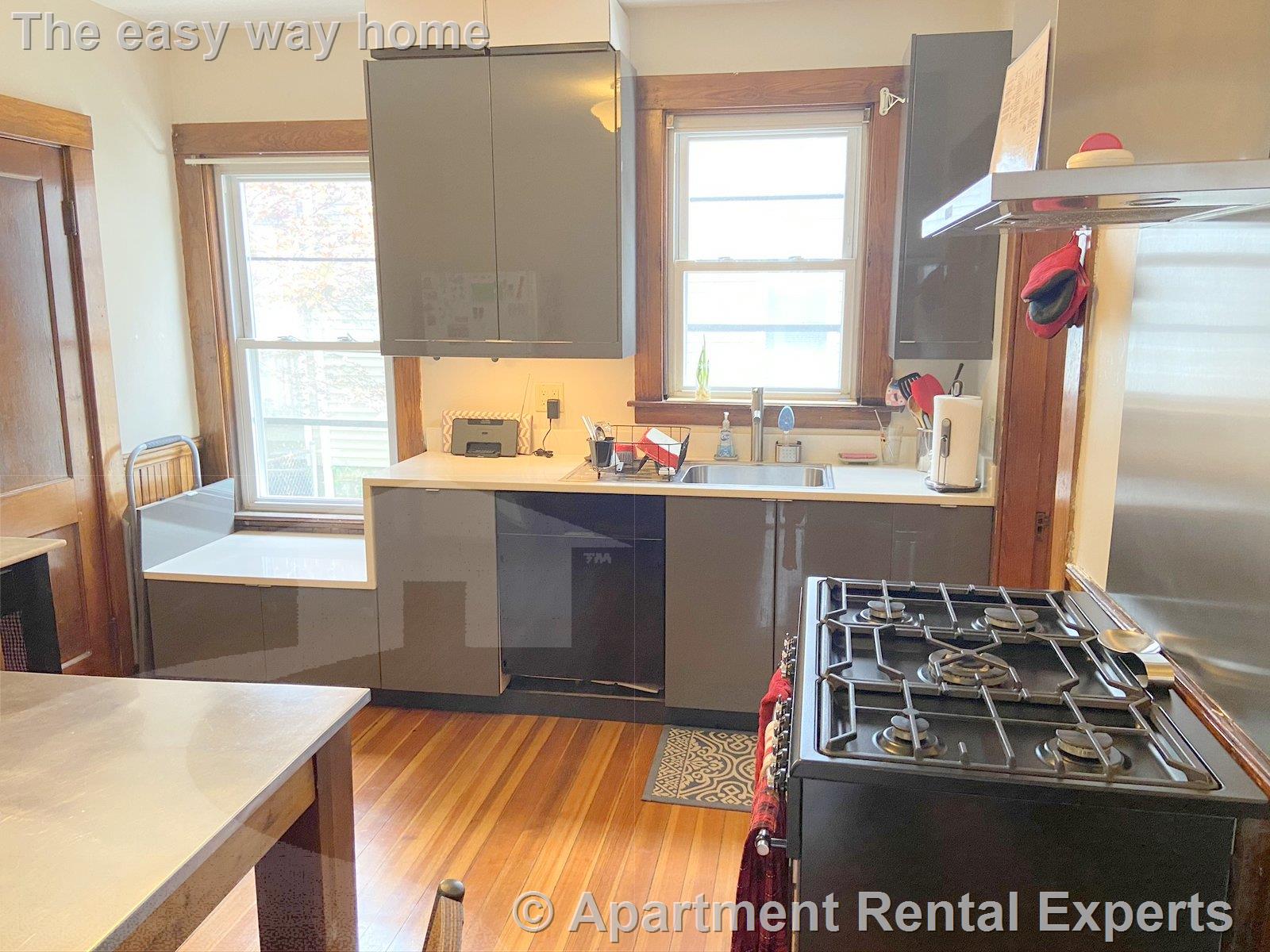 1005 Broadway, Davis Square