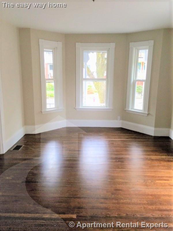 26 Willow Ave, Davis Square