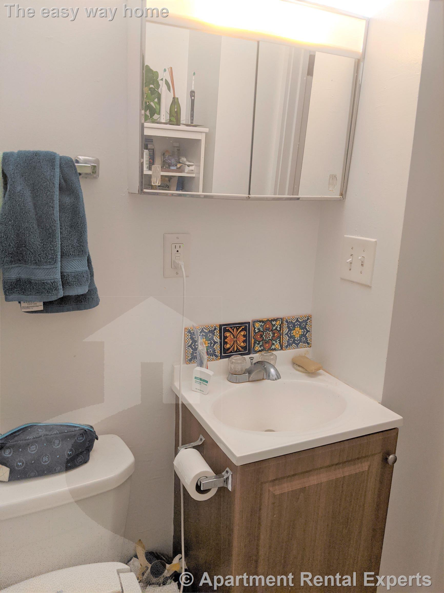 35 Davis Sq, Davis Square