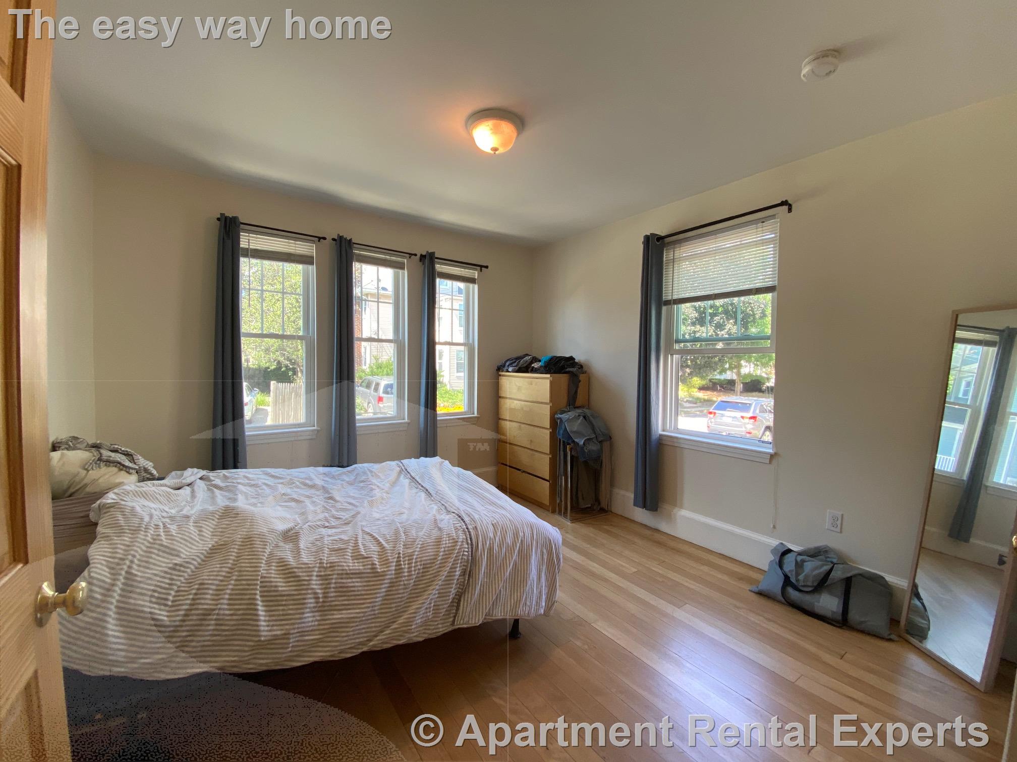 3 Oxford Ave, Belmont Line