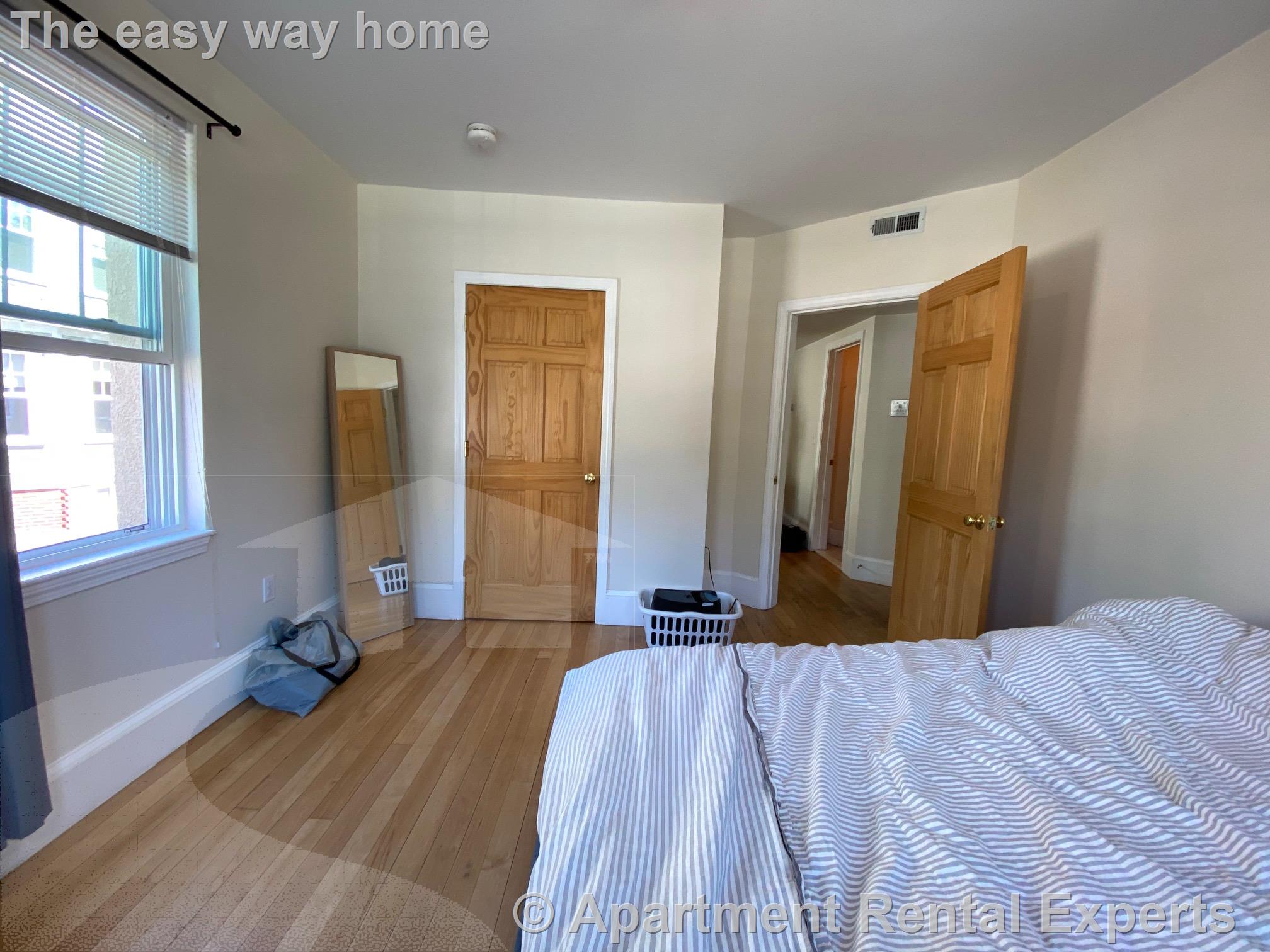 3 Oxford Ave, Belmont Line