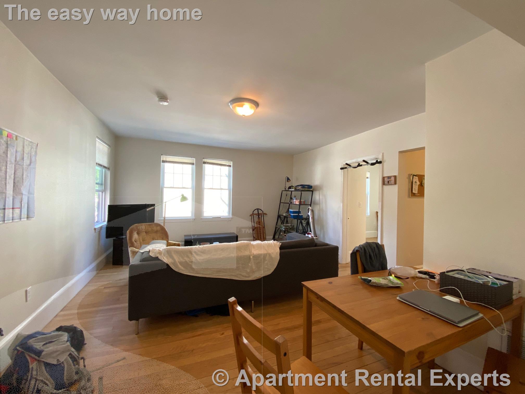 3 Oxford Ave, Belmont Line