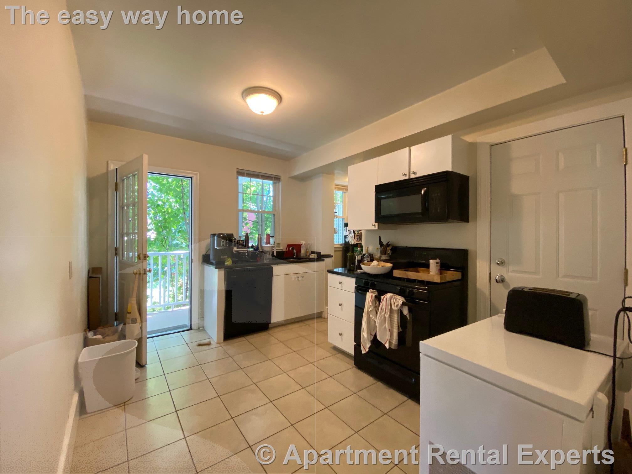 3 Oxford Ave, Belmont Line