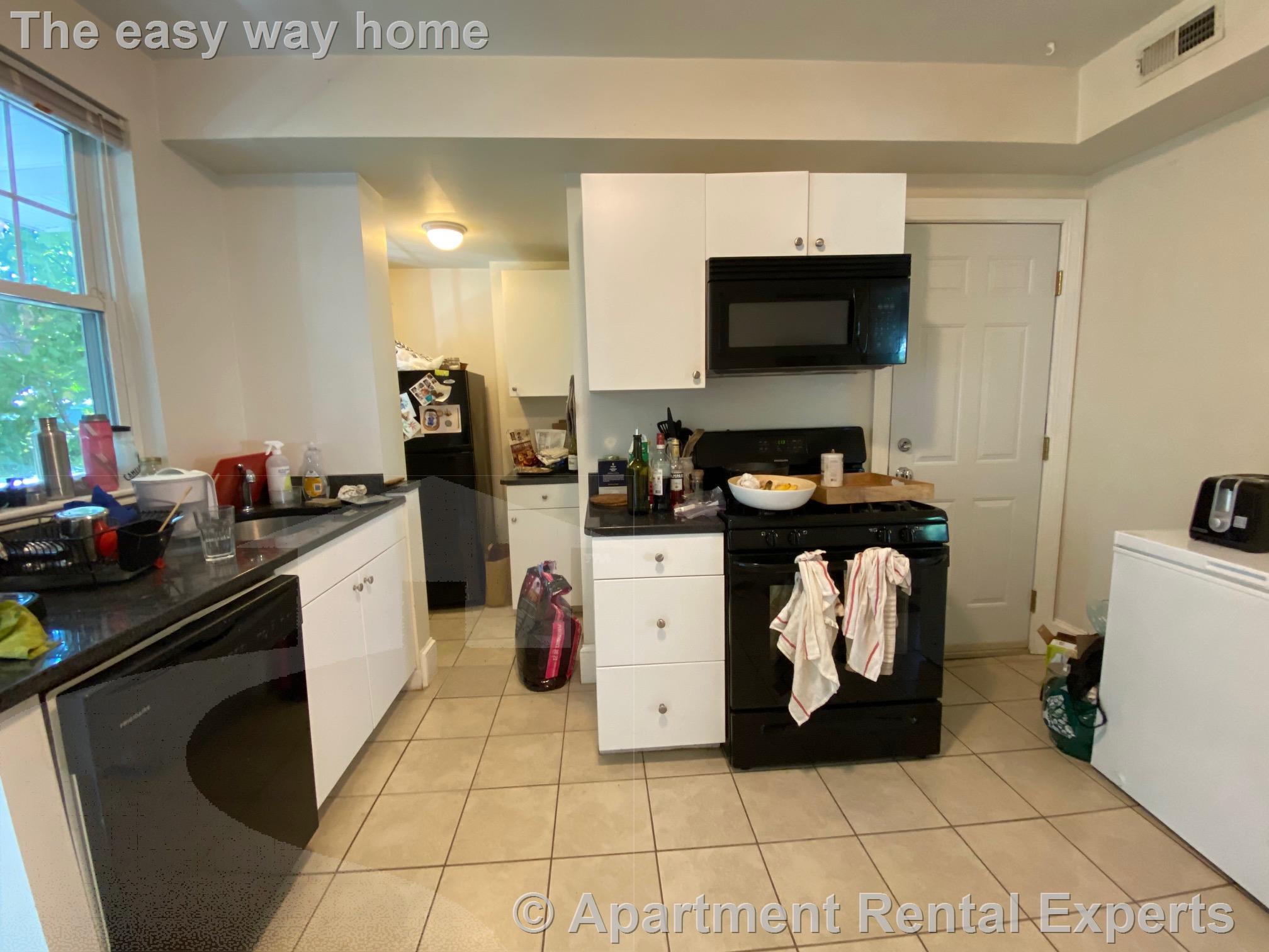 3 Oxford Ave, Belmont Line