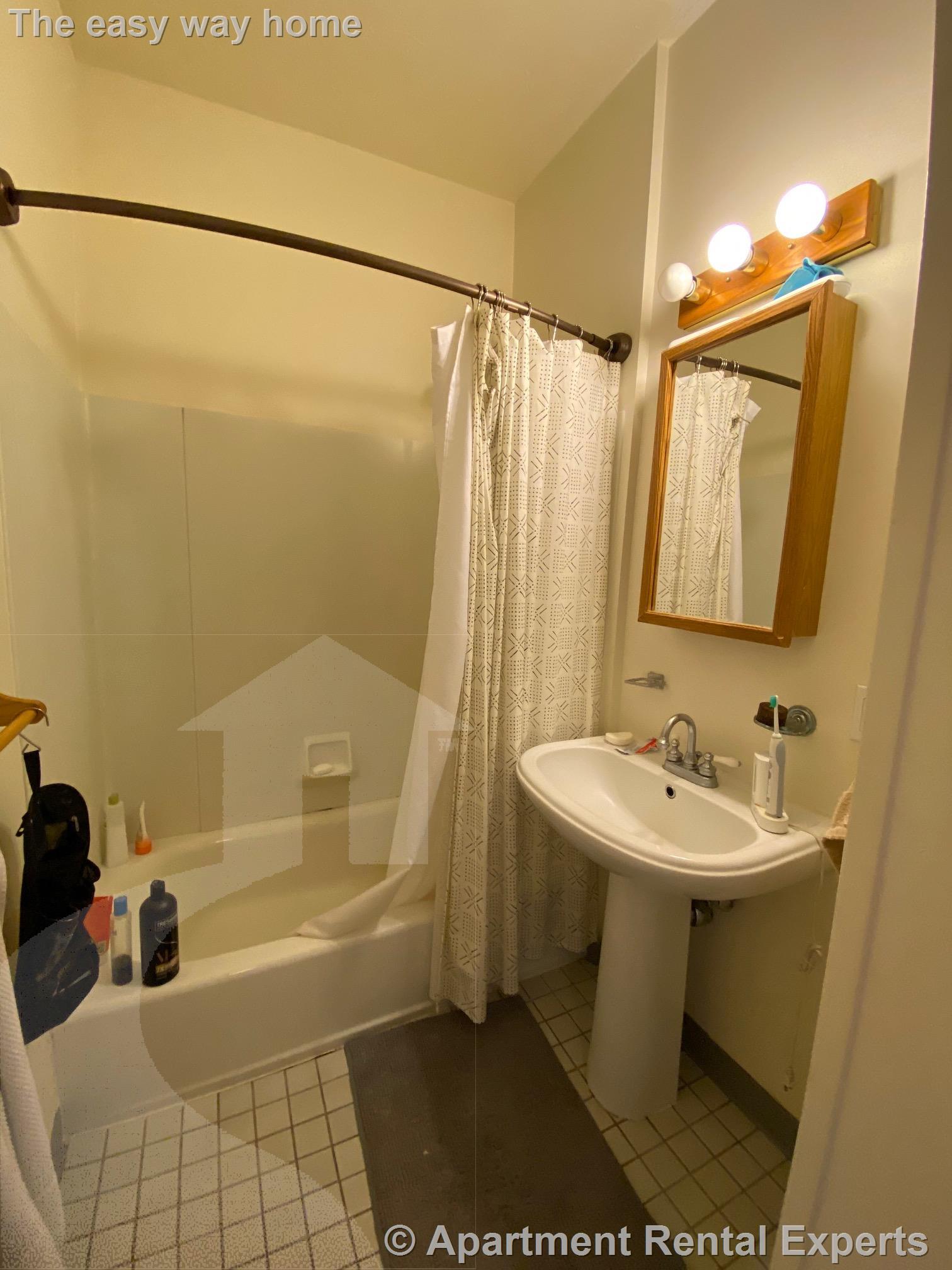 3 Oxford Ave, Belmont Line