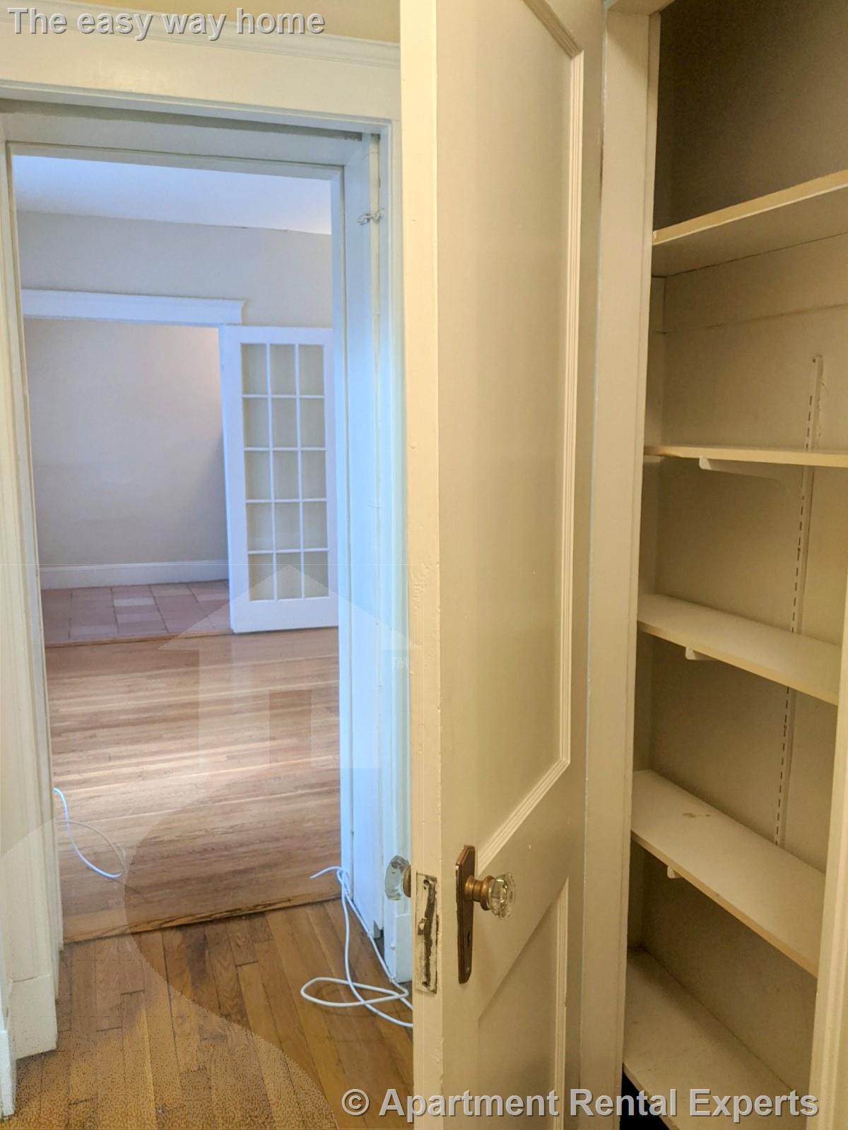 15 Linnaean St, Porter Square