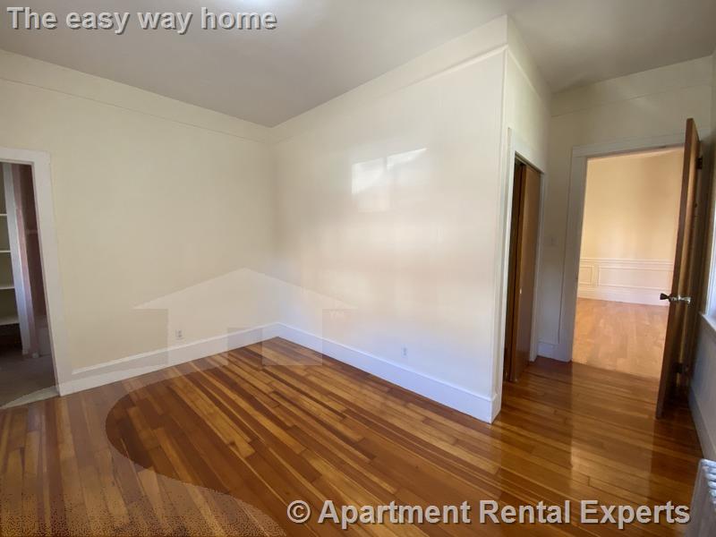 381 Harvard St, Harvard Square