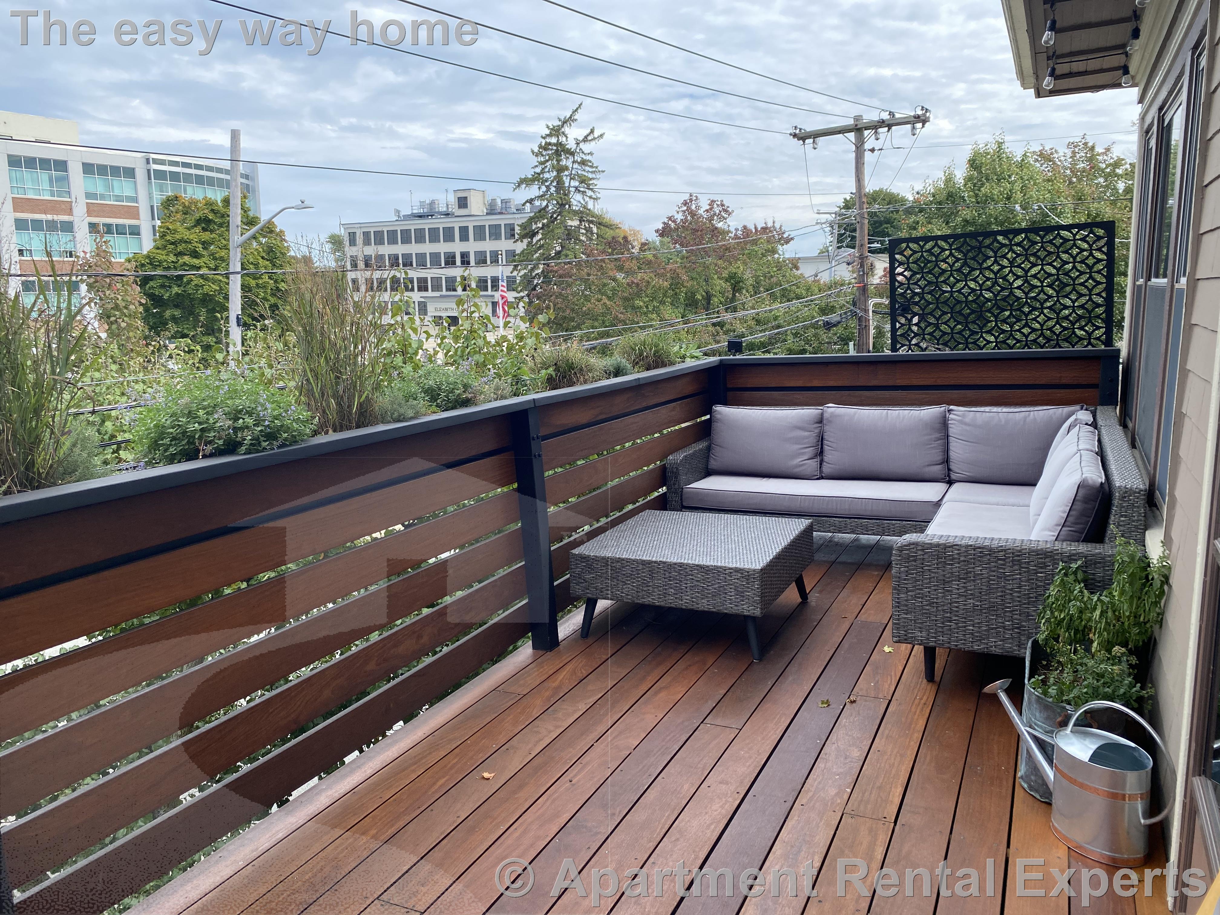 209 Boston Ave, Tufts