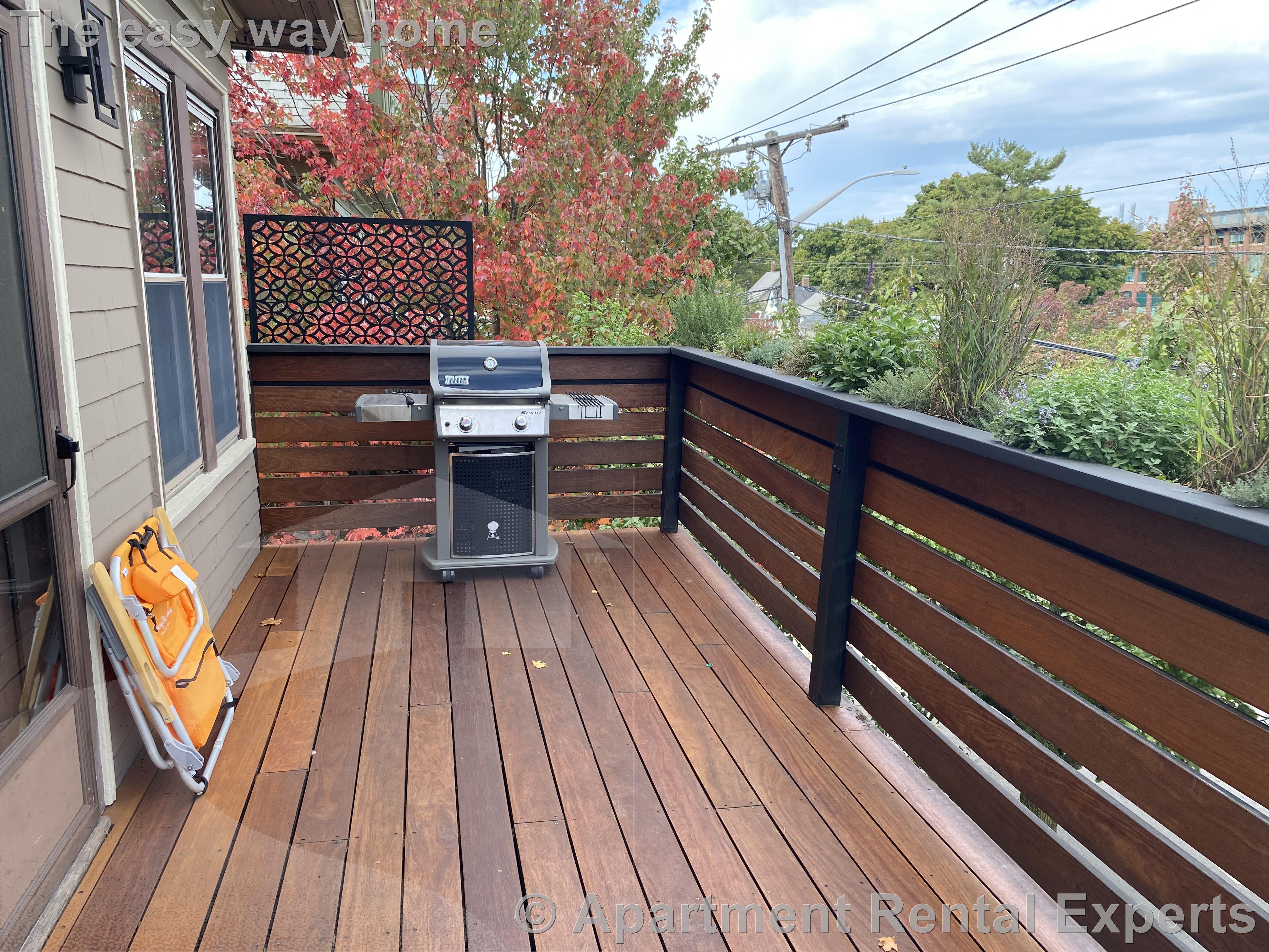 209 Boston Ave, Tufts