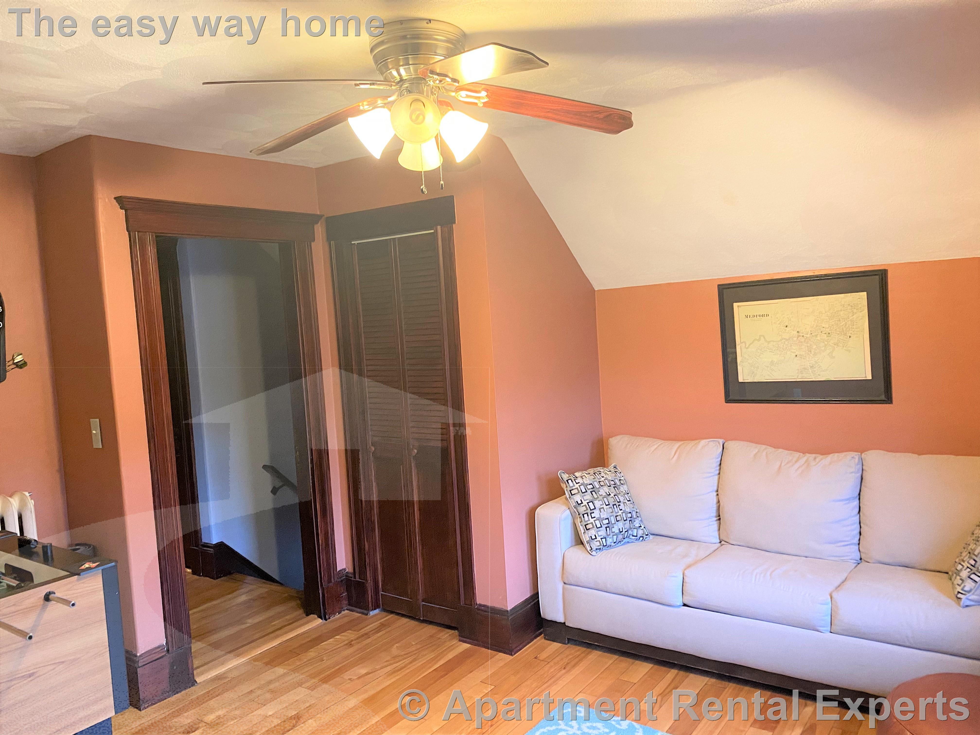 209 Boston Ave, Tufts