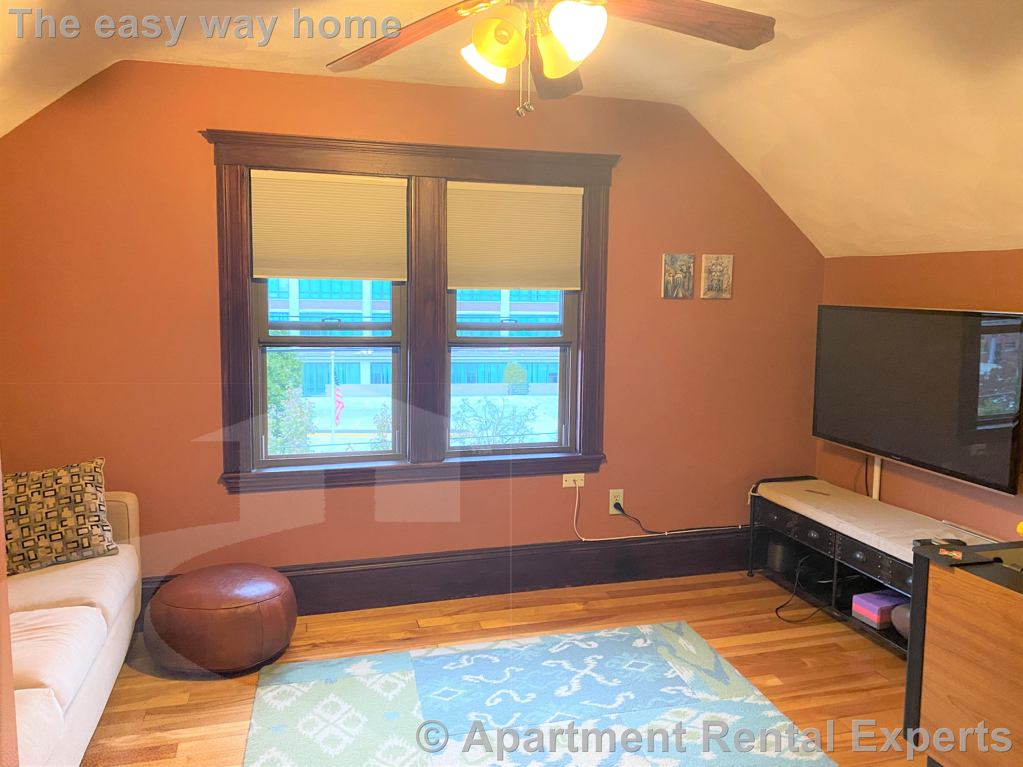 209 Boston Ave, Tufts