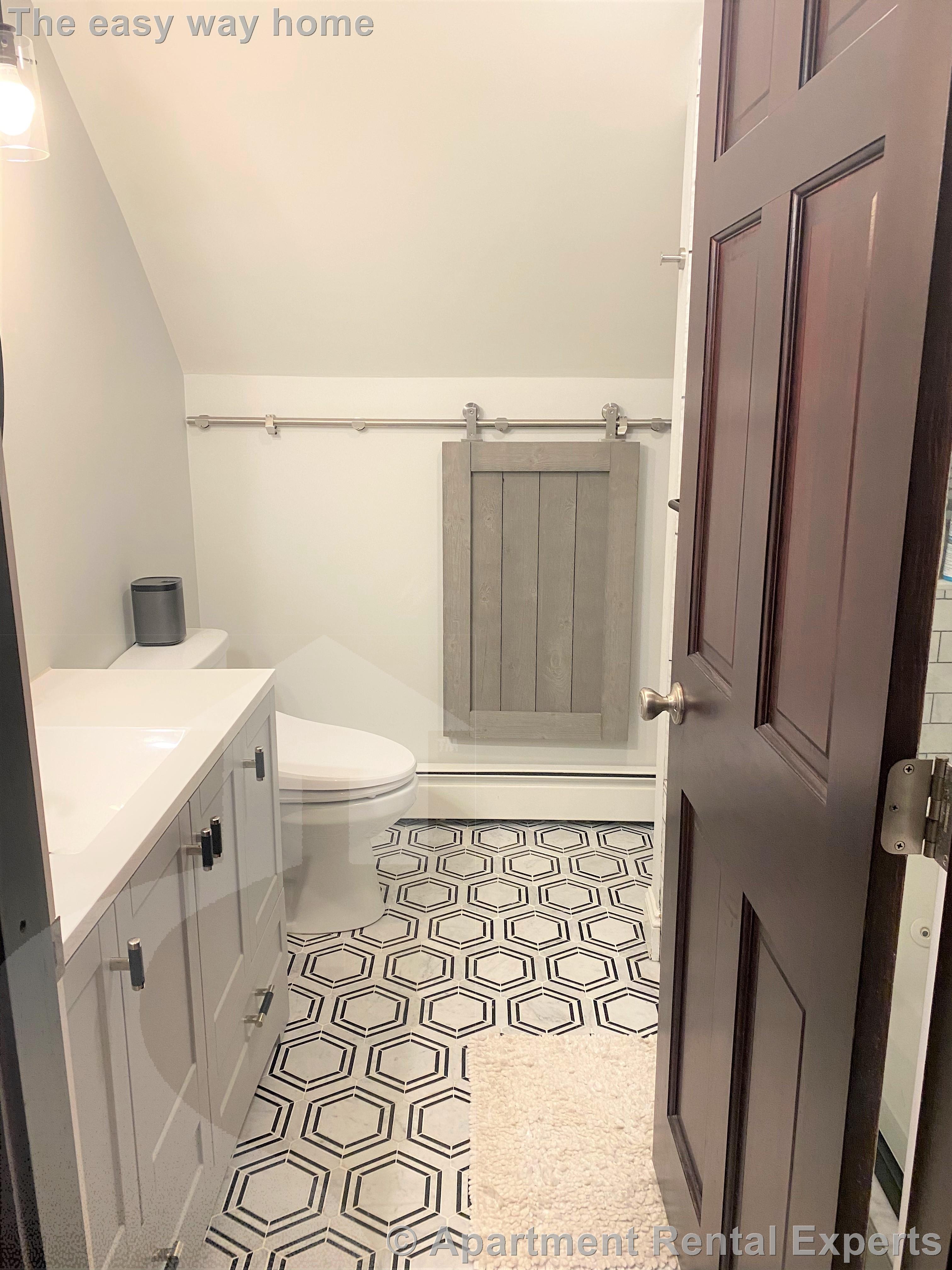 209 Boston Ave, Tufts