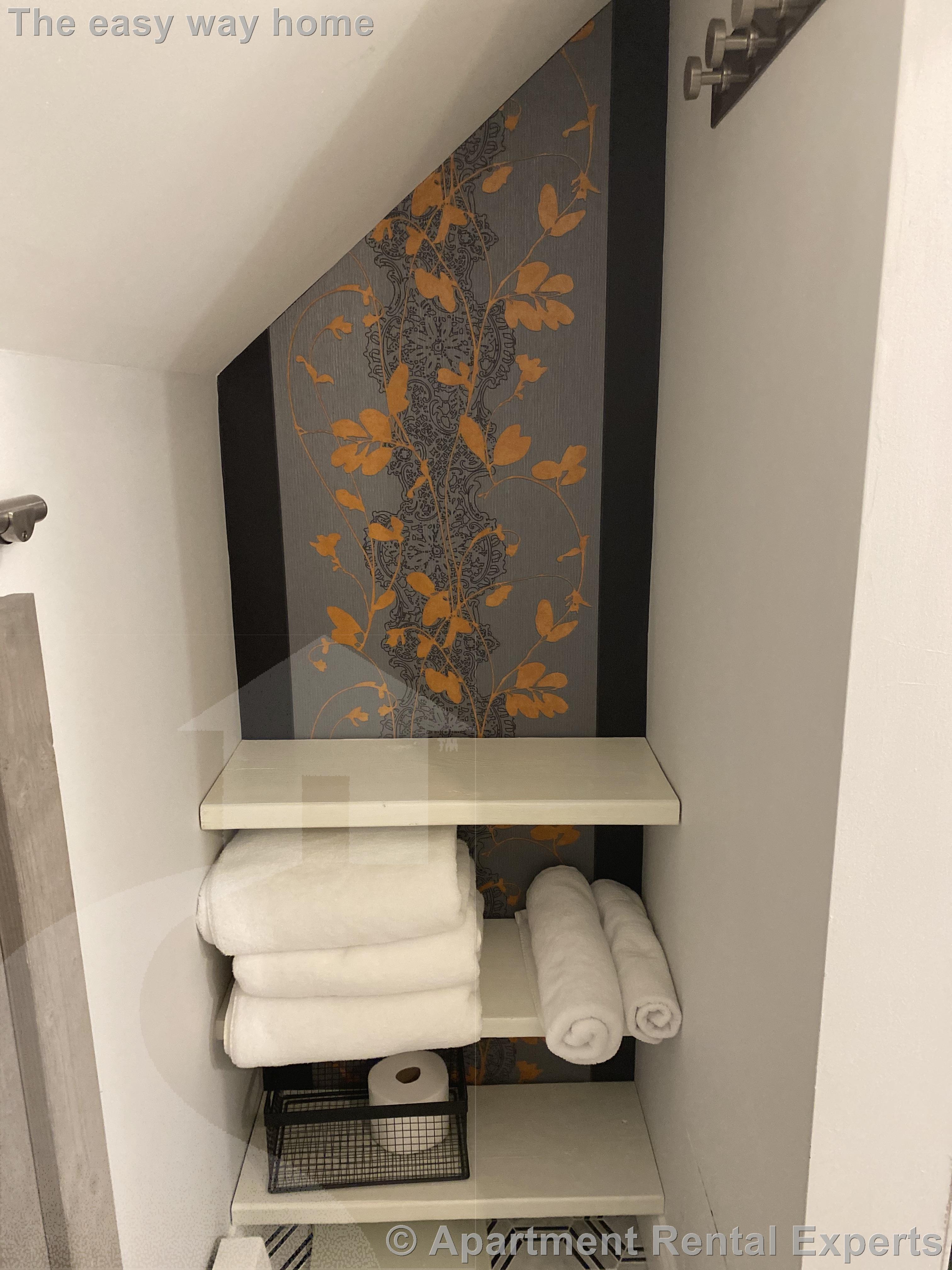 209 Boston Ave, Tufts