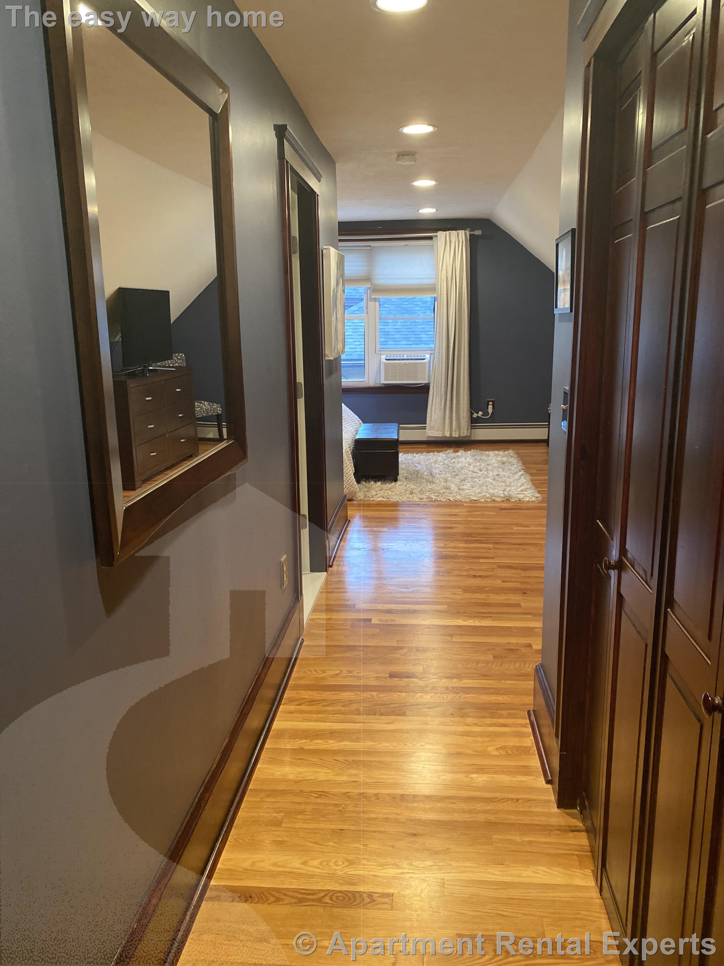 209 Boston Ave, Tufts