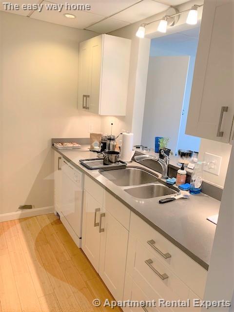 1008 Massachusetts Ave, Harvard Square