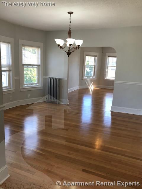 17-19 Burget Ave, Tufts