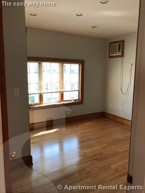 17-19 Burget Ave, Tufts