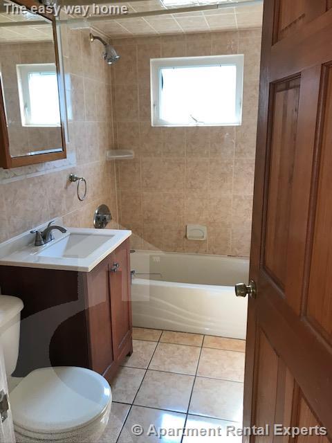 17-19 Burget Ave, Tufts