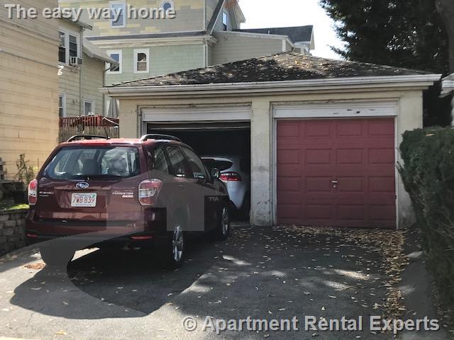 17-19 Burget Ave, Tufts