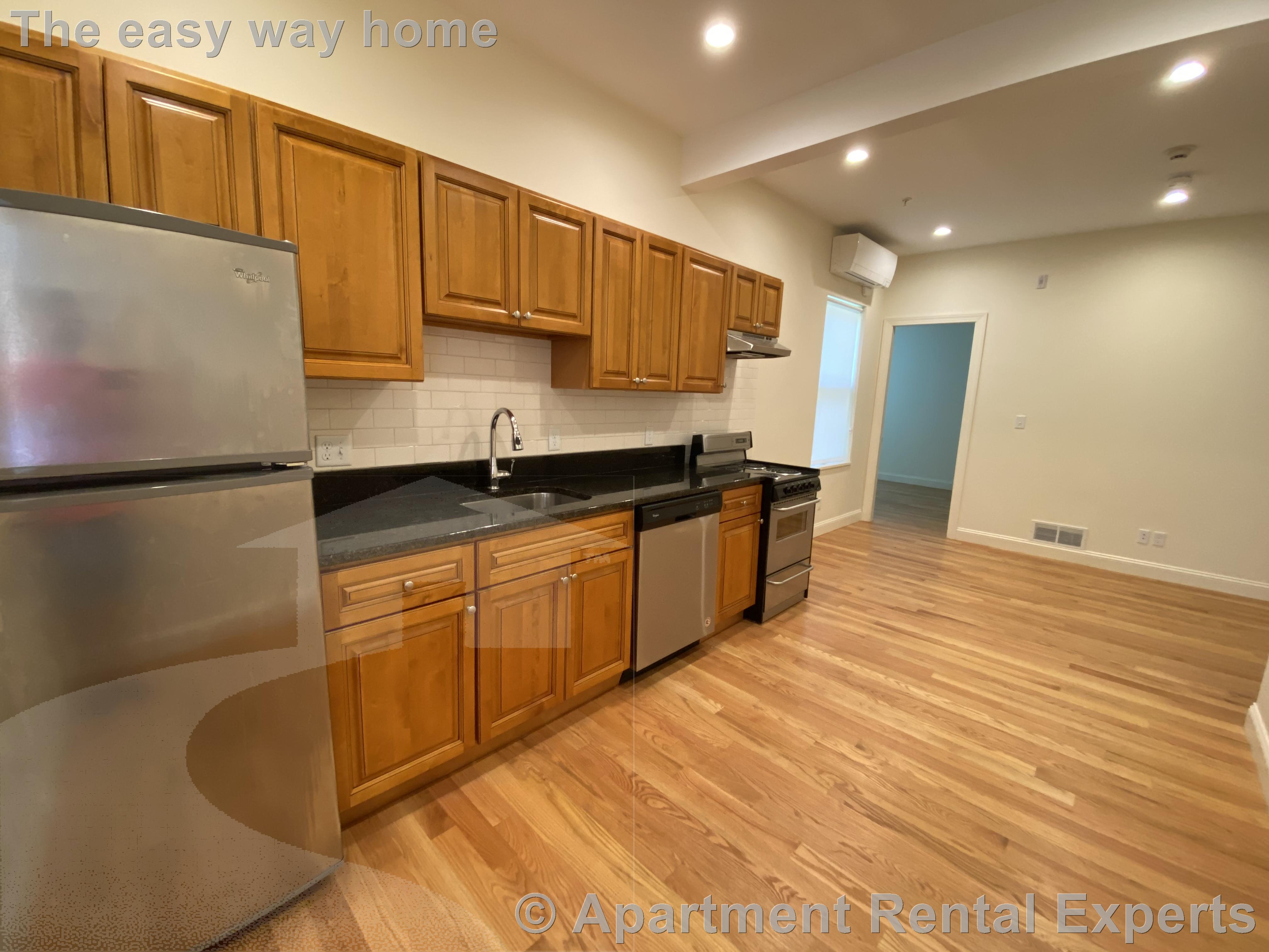 379 Harvard St, Harvard Square