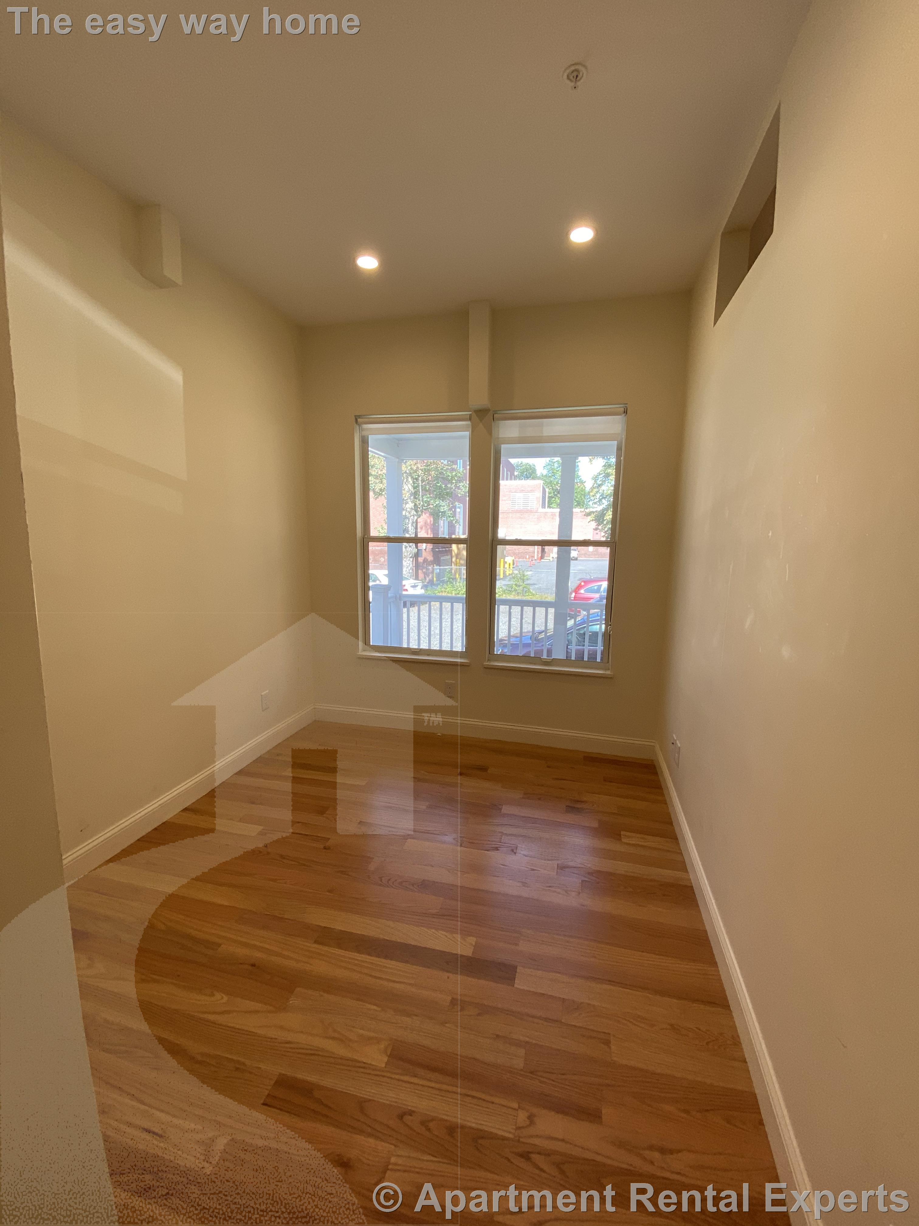 379 Harvard St, Harvard Square