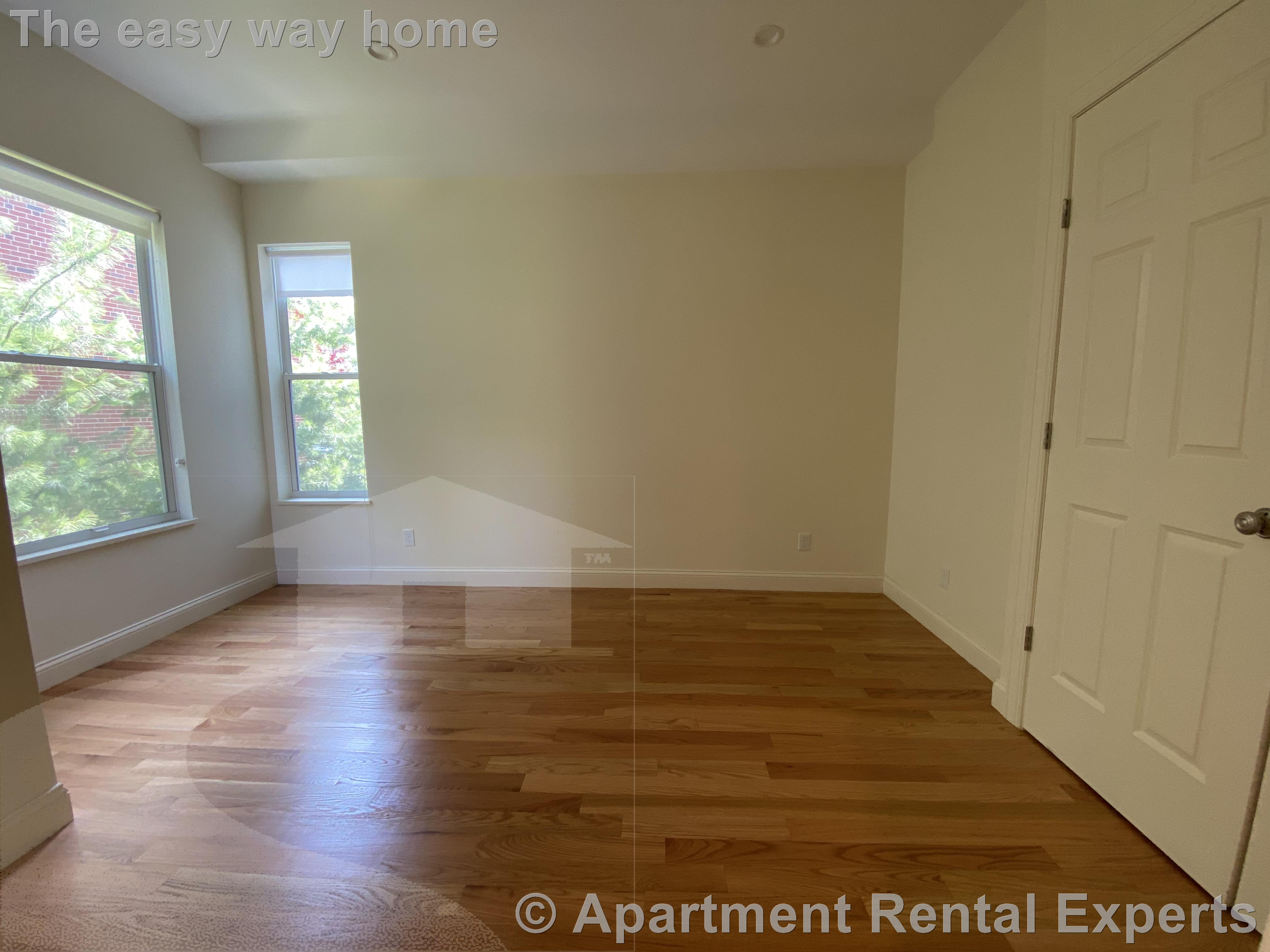 379 Harvard St, Harvard Square