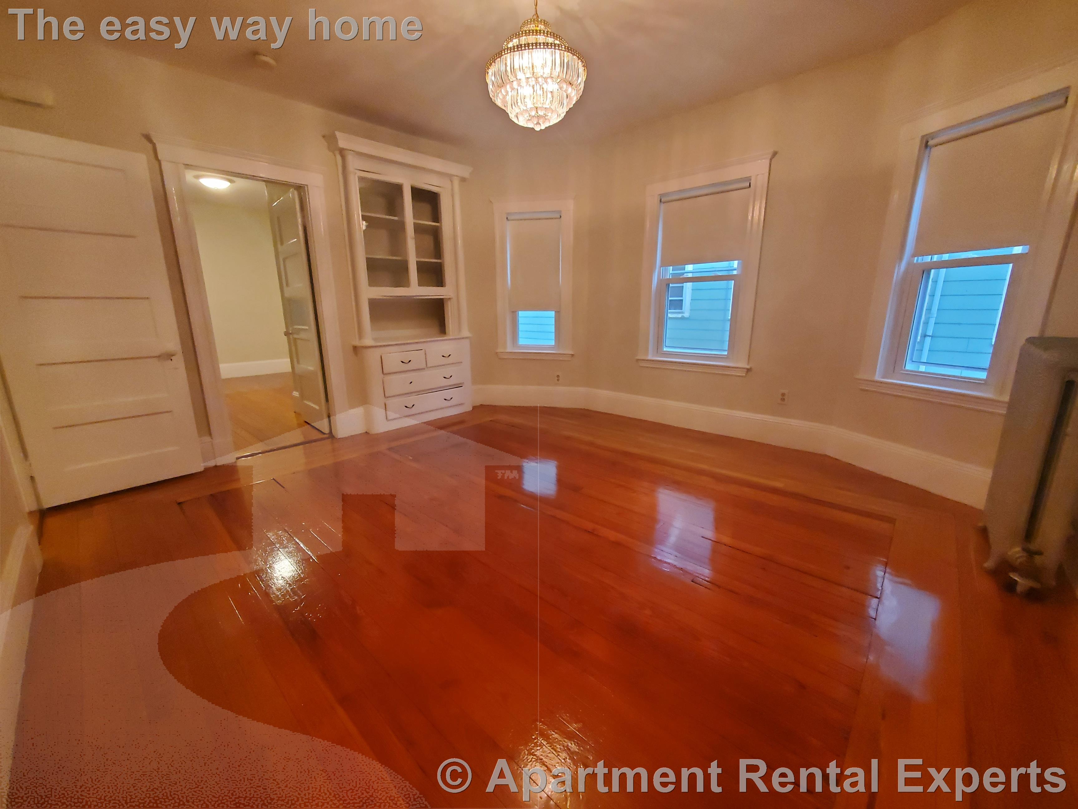 292 Boston Ave, Tufts