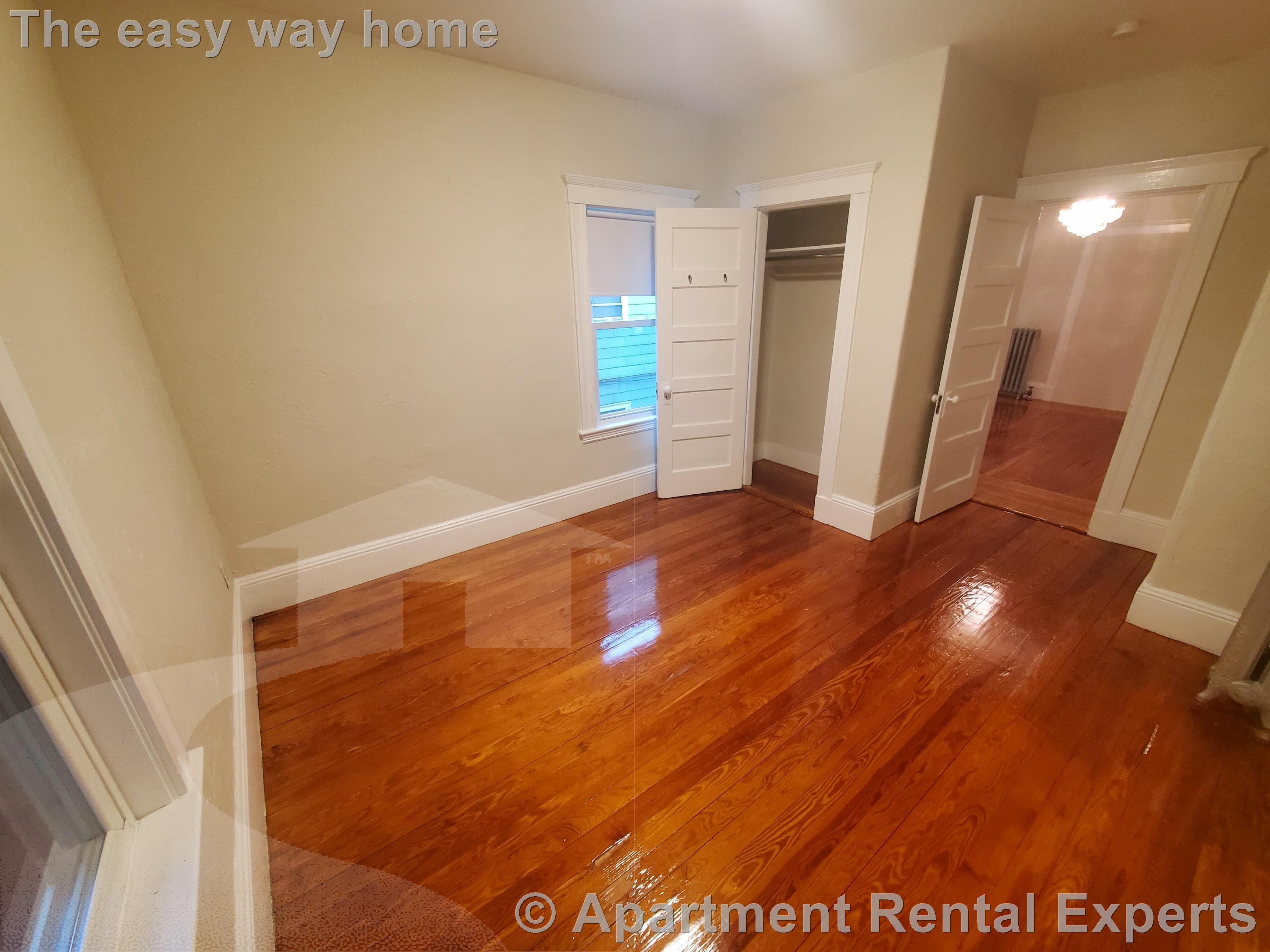 292 Boston Ave, Tufts