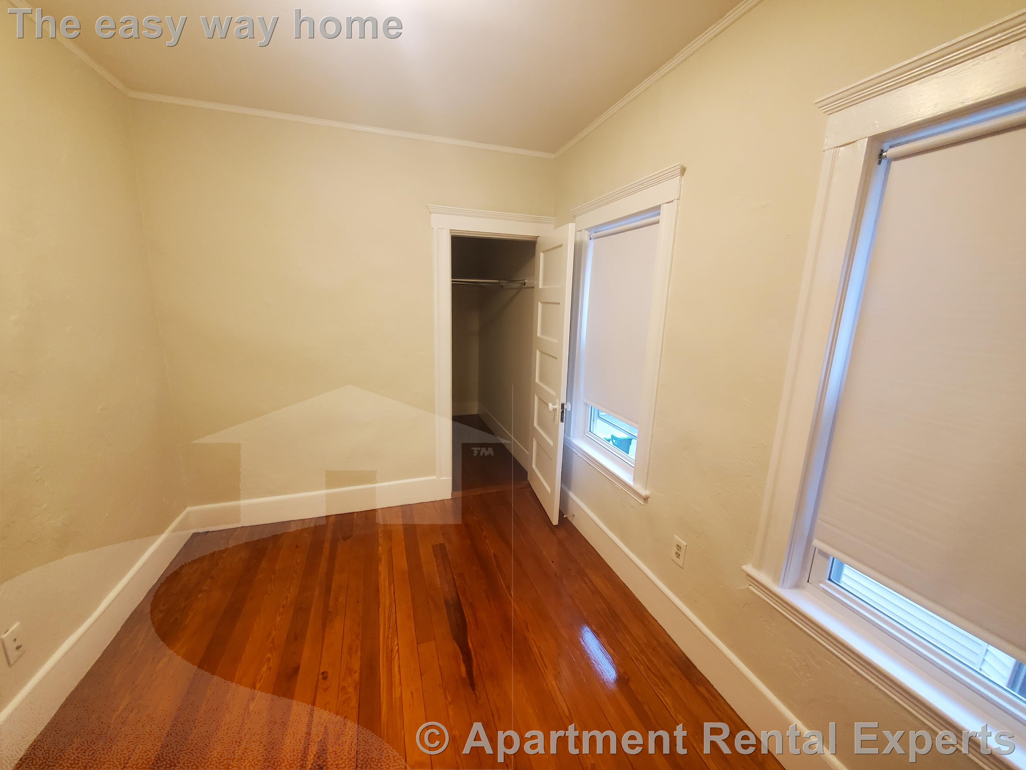 292 Boston Ave, Tufts