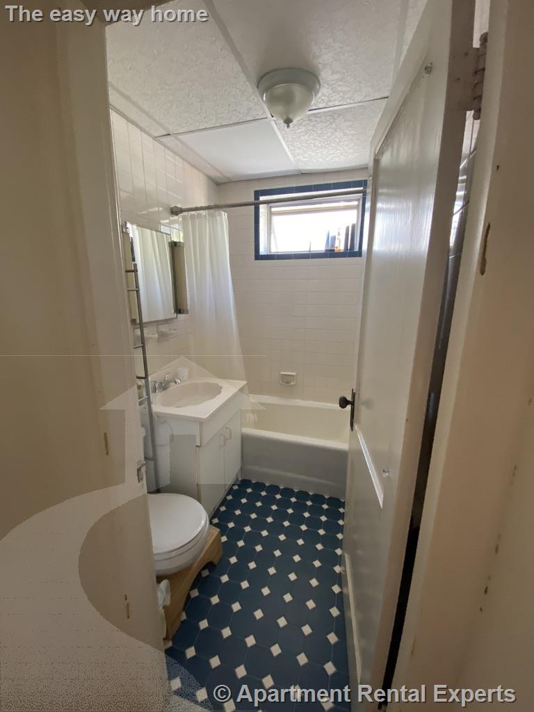 36 College Ave, Davis Square