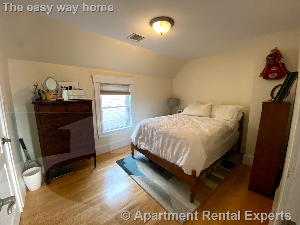 20 Cameron Ave, Davis Square