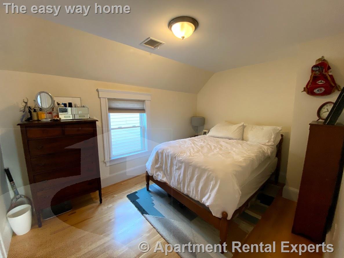 20 Cameron Ave, Davis Square