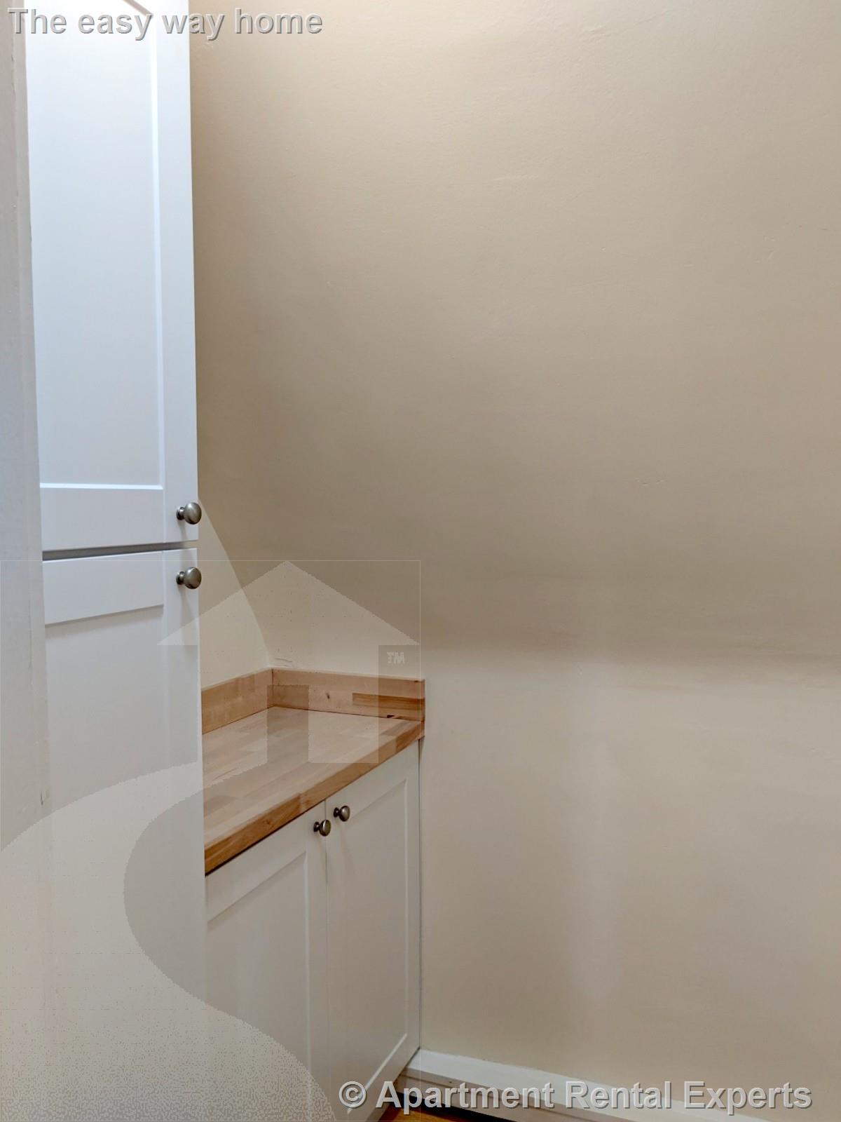 171 College Ave, Davis Square