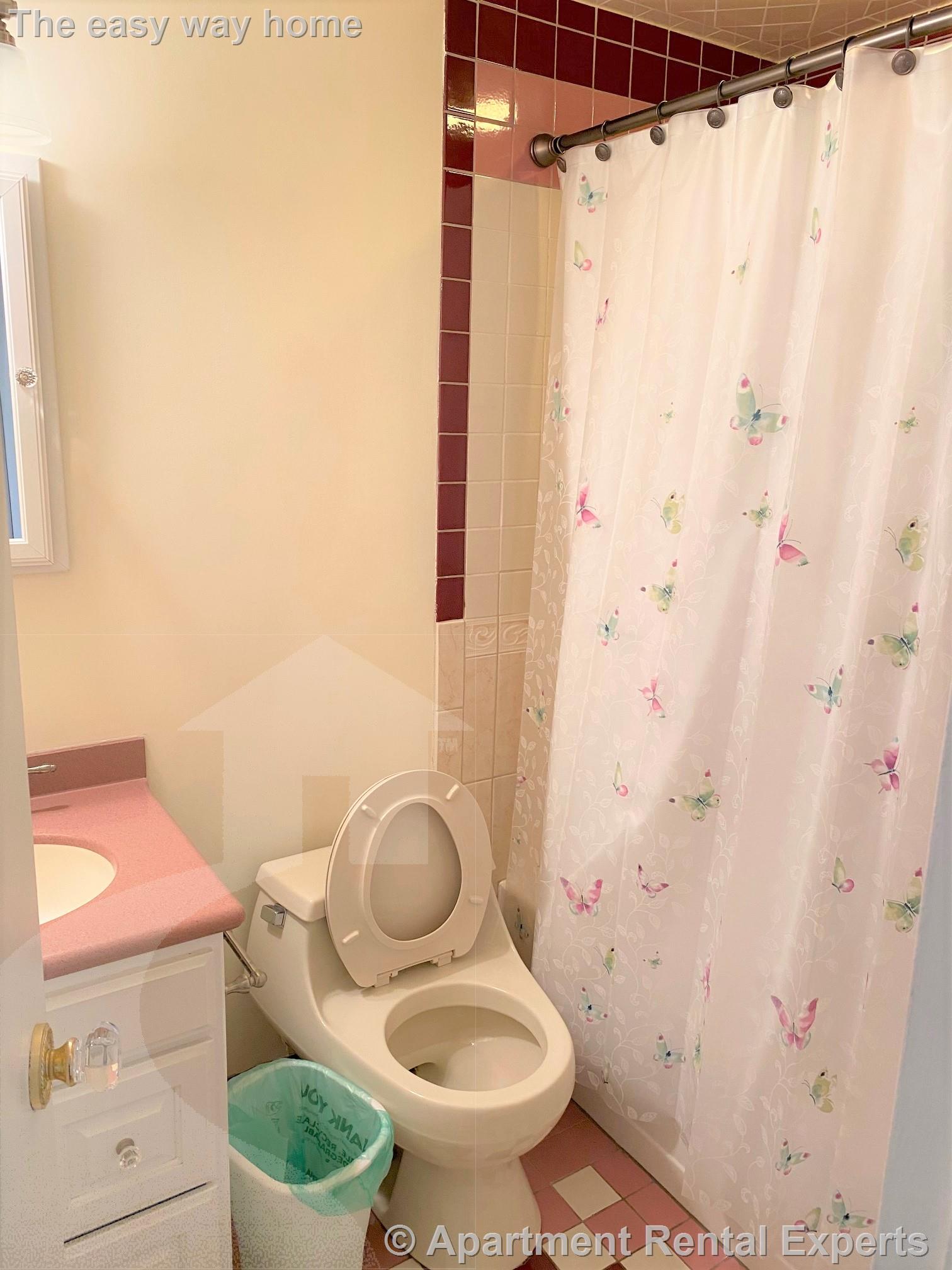 1105 Massachusetts Ave, Harvard Square