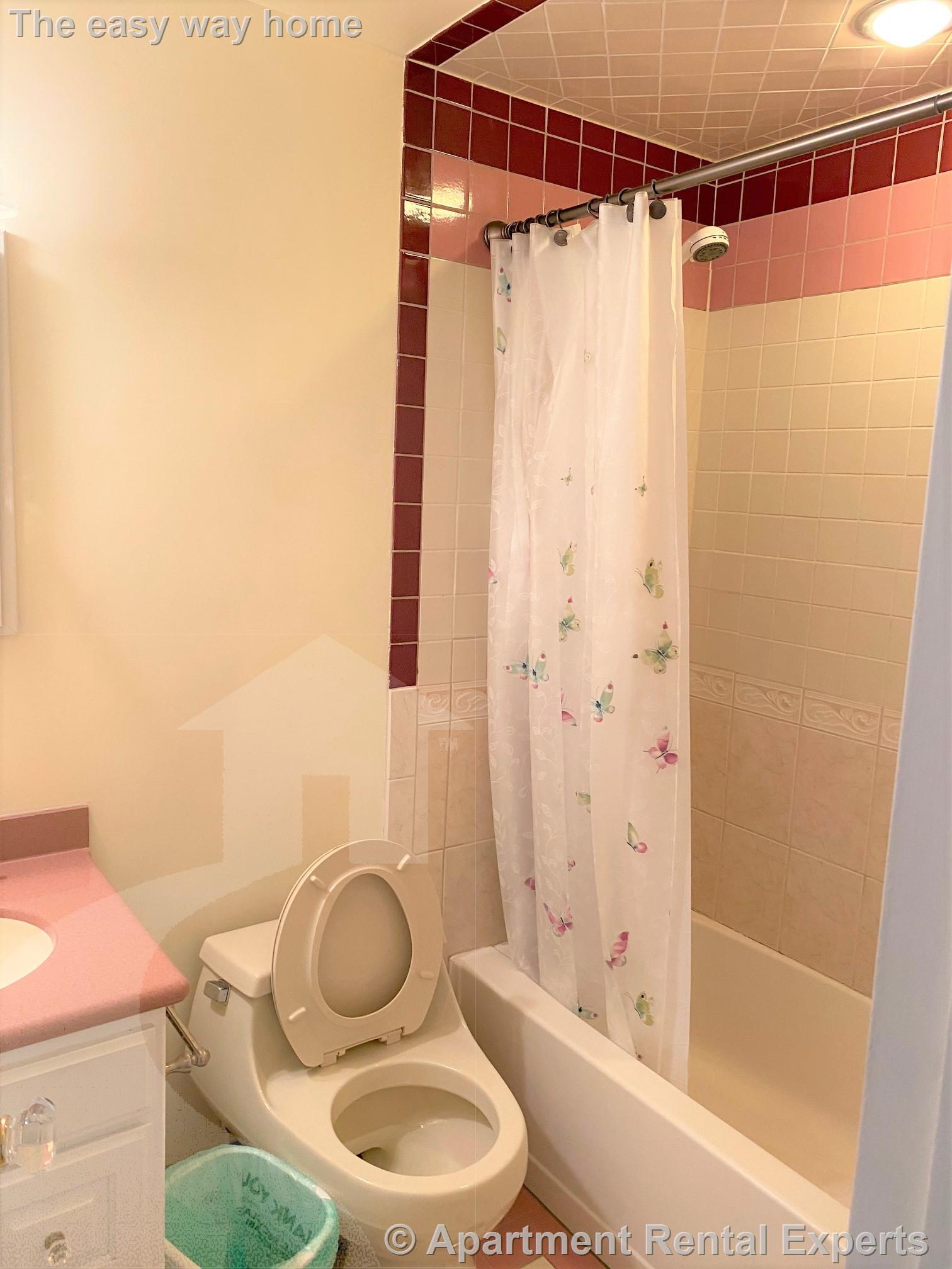 1105 Massachusetts Ave, Harvard Square