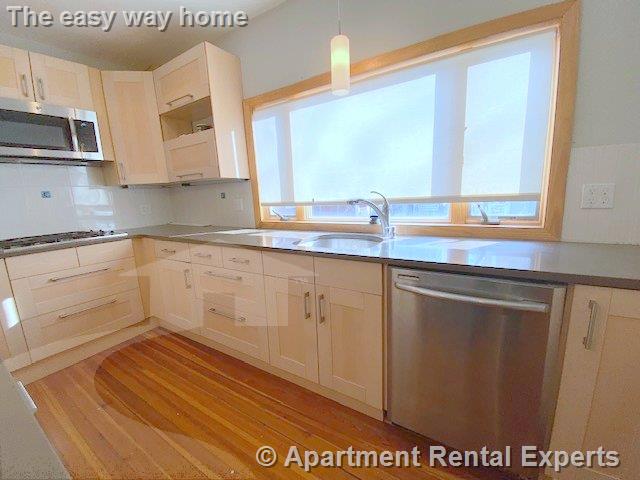 2 Drummond Pl, North Cambridge