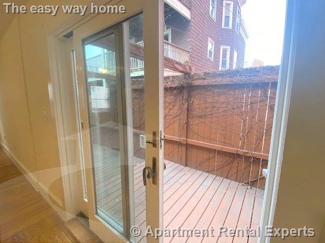416R Washington St, Harvard Square