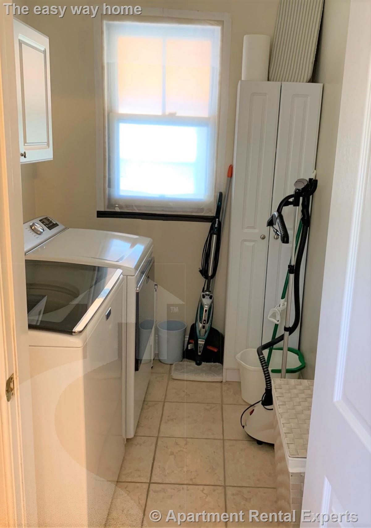 1060 Fellsway, Wellington