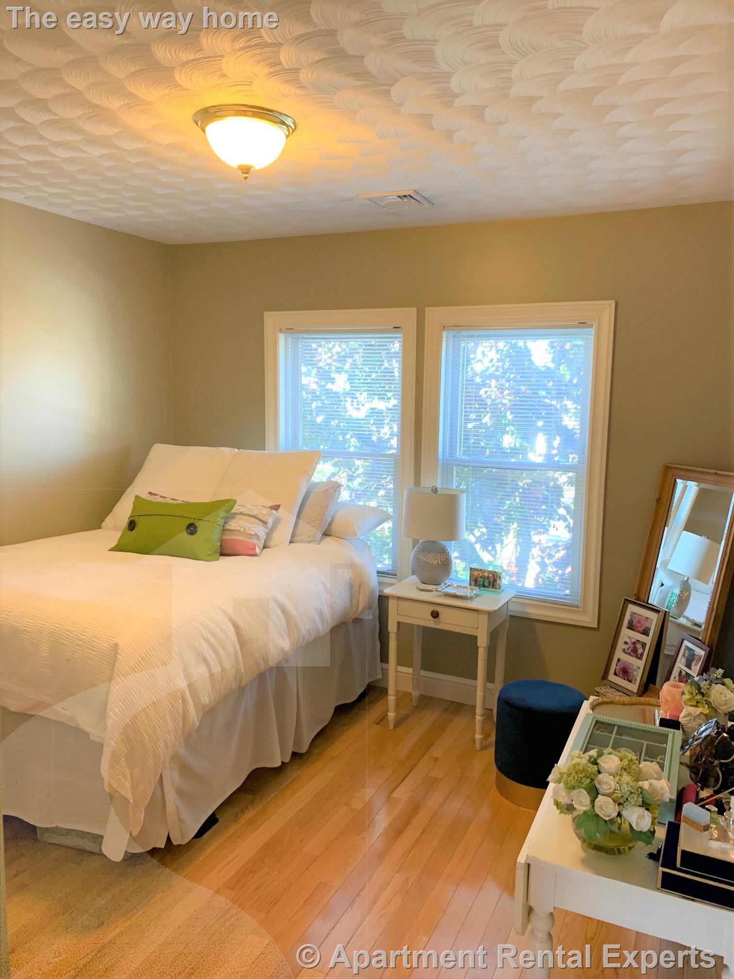 1060 Fellsway, Wellington